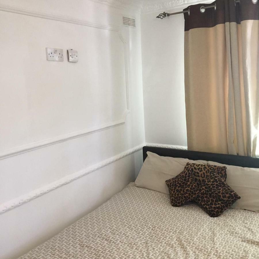 Hatfield Save-Money Rooms - 10Over10 For Price! Exterior foto